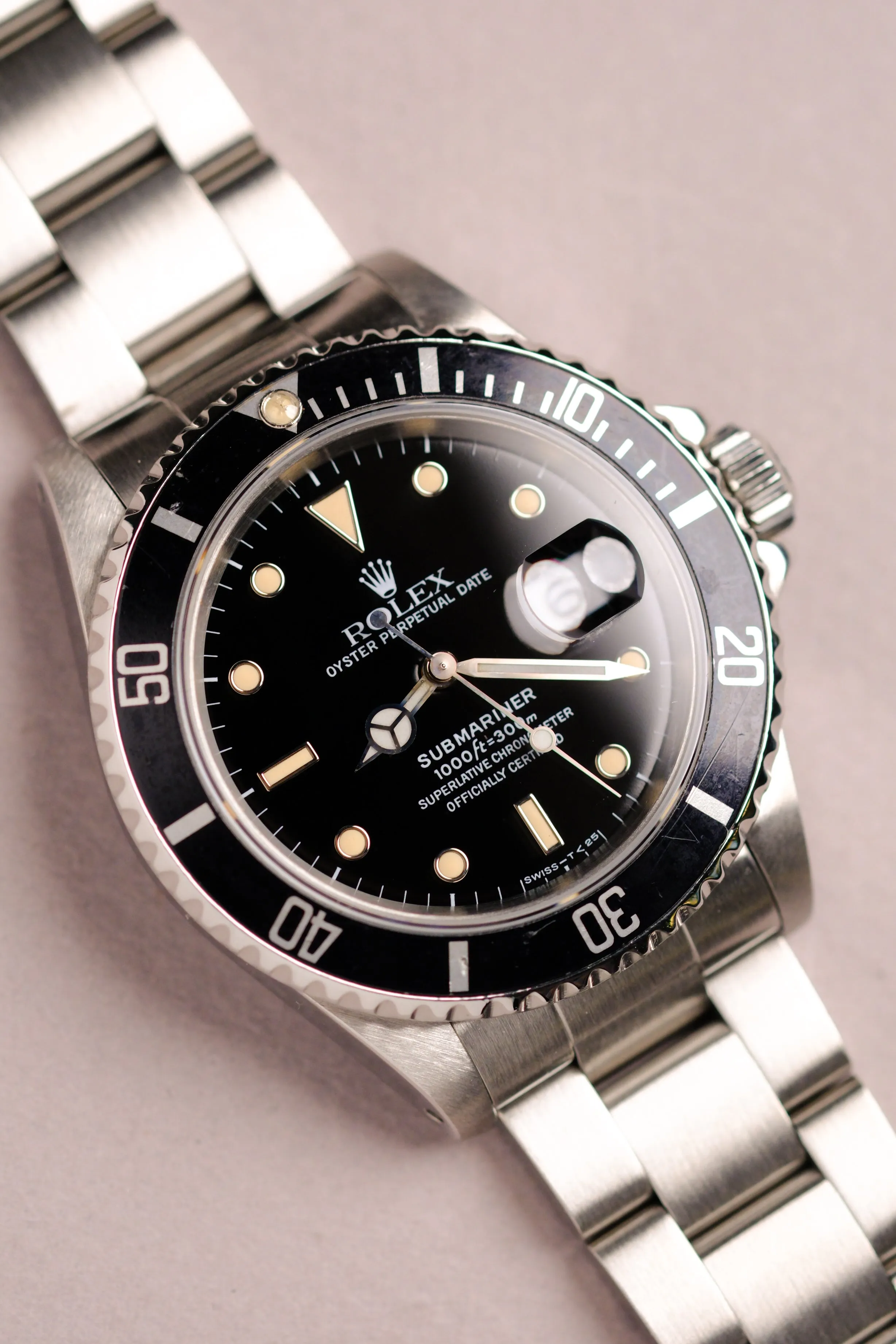 Rolex Submariner 16610 Warm Cream Patina - 1990