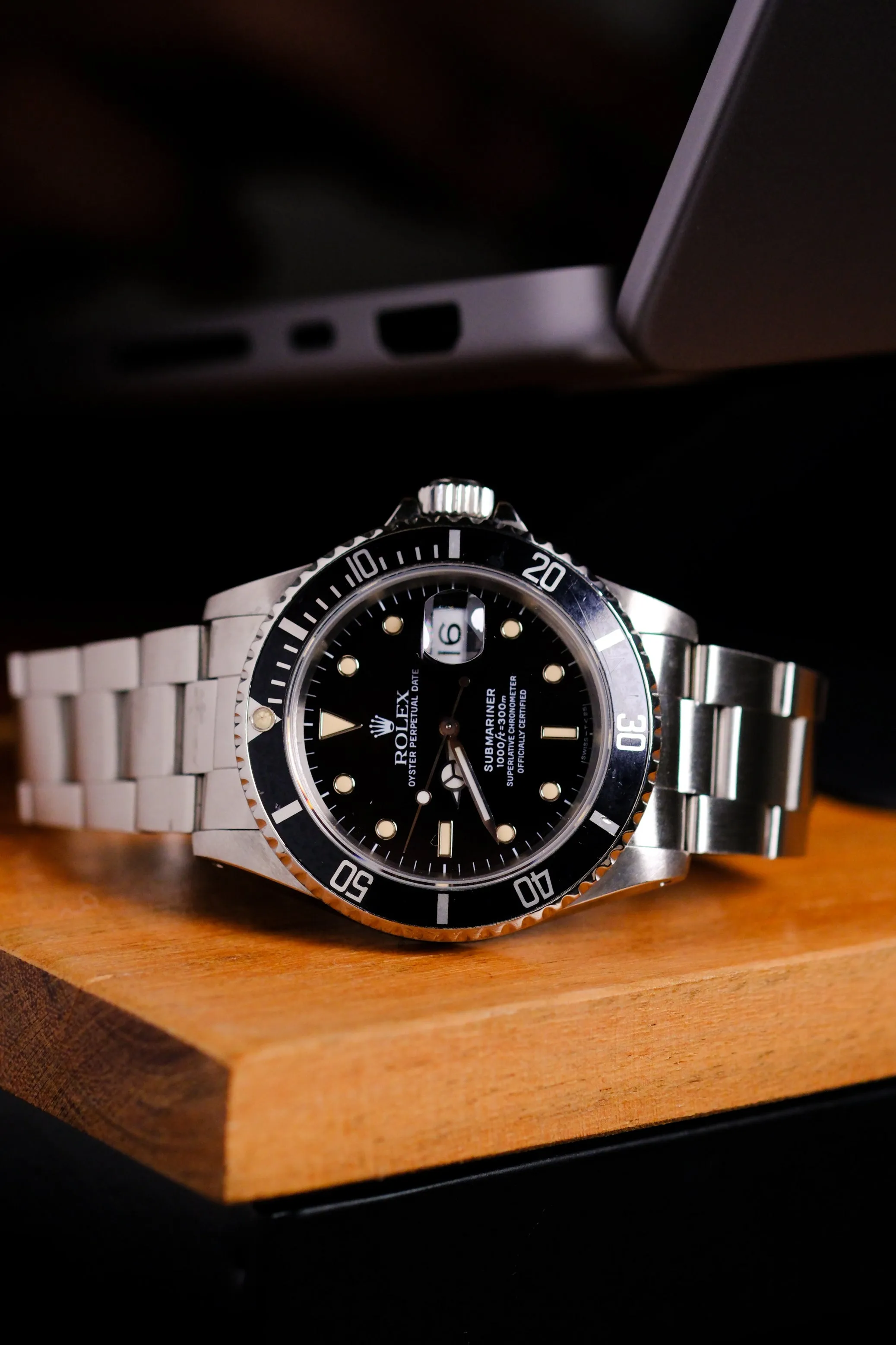 Rolex Submariner 16610 Warm Cream Patina - 1990